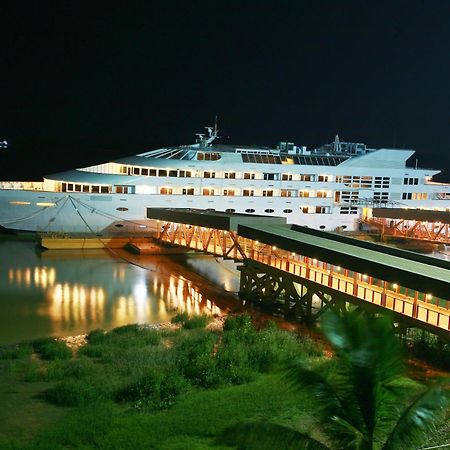 Vintage Luxury Yacht Hotel Yangon Exterior photo