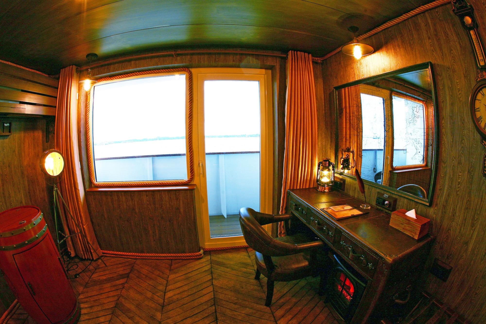 Vintage Luxury Yacht Hotel Yangon Exterior photo