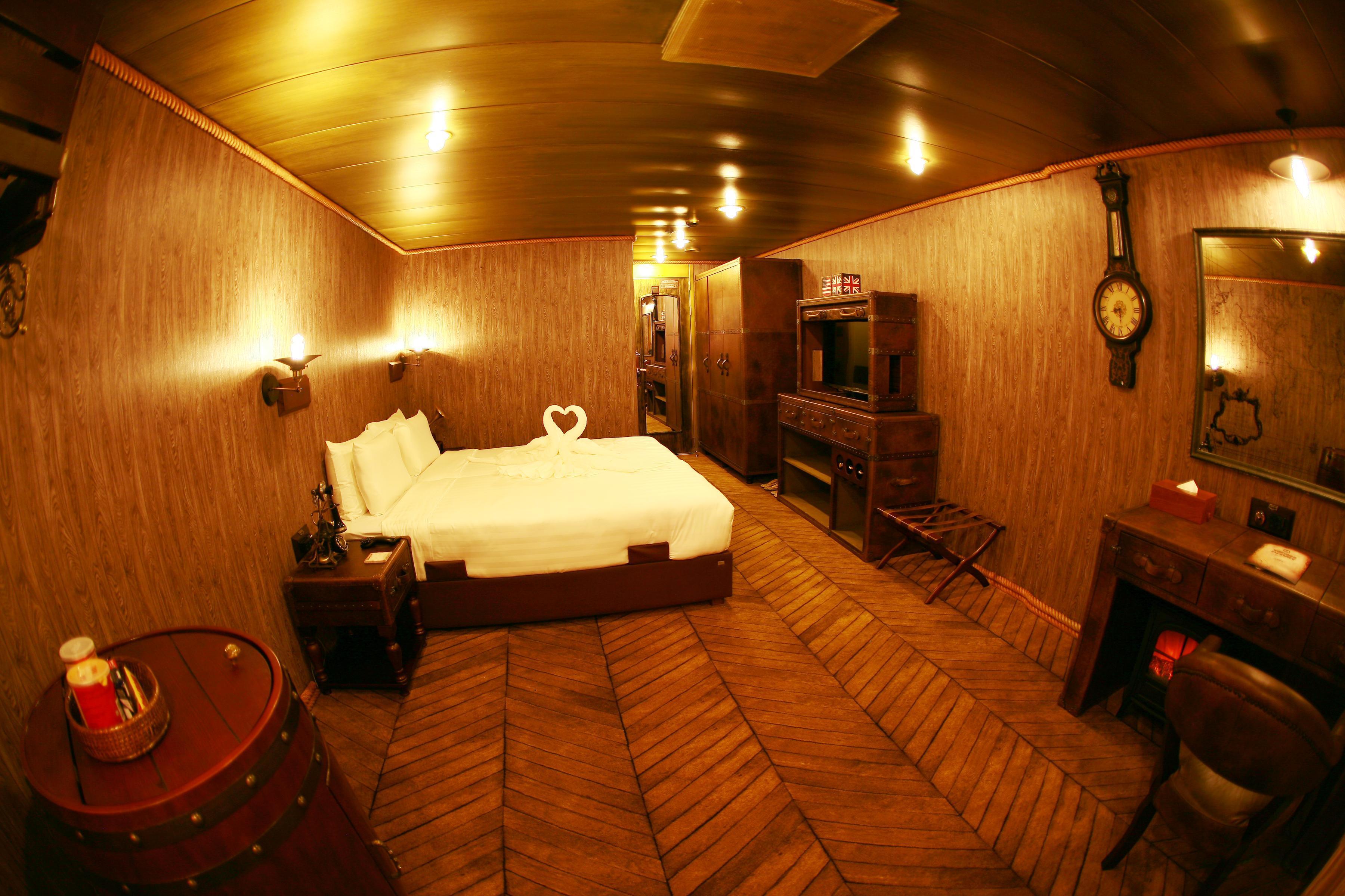 Vintage Luxury Yacht Hotel Yangon Exterior photo