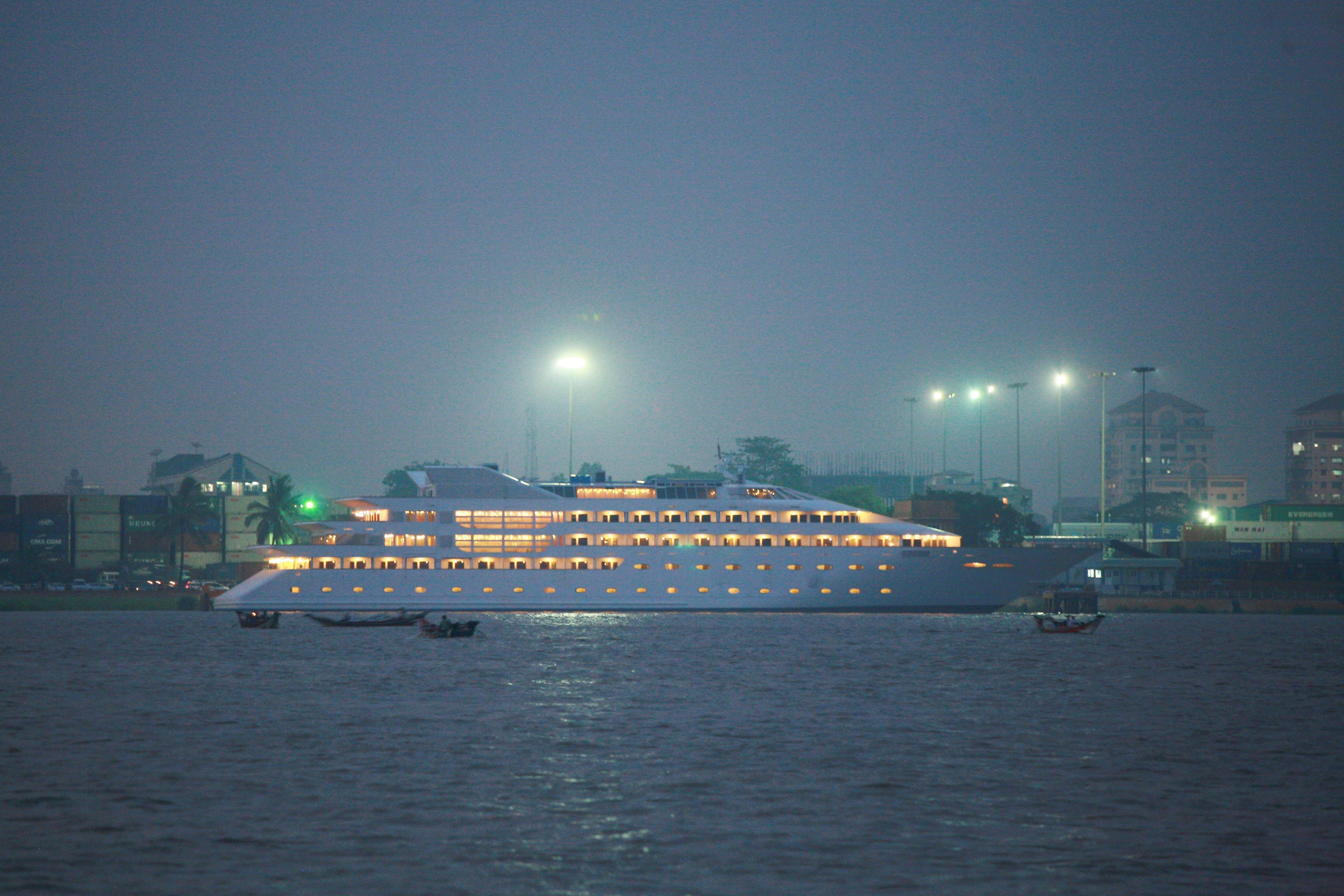Vintage Luxury Yacht Hotel Yangon Exterior photo