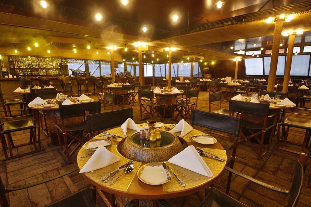 Vintage Luxury Yacht Hotel Yangon Exterior photo