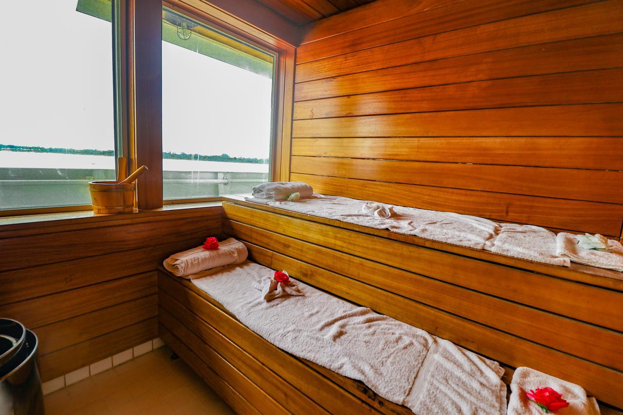 Vintage Luxury Yacht Hotel Yangon Exterior photo